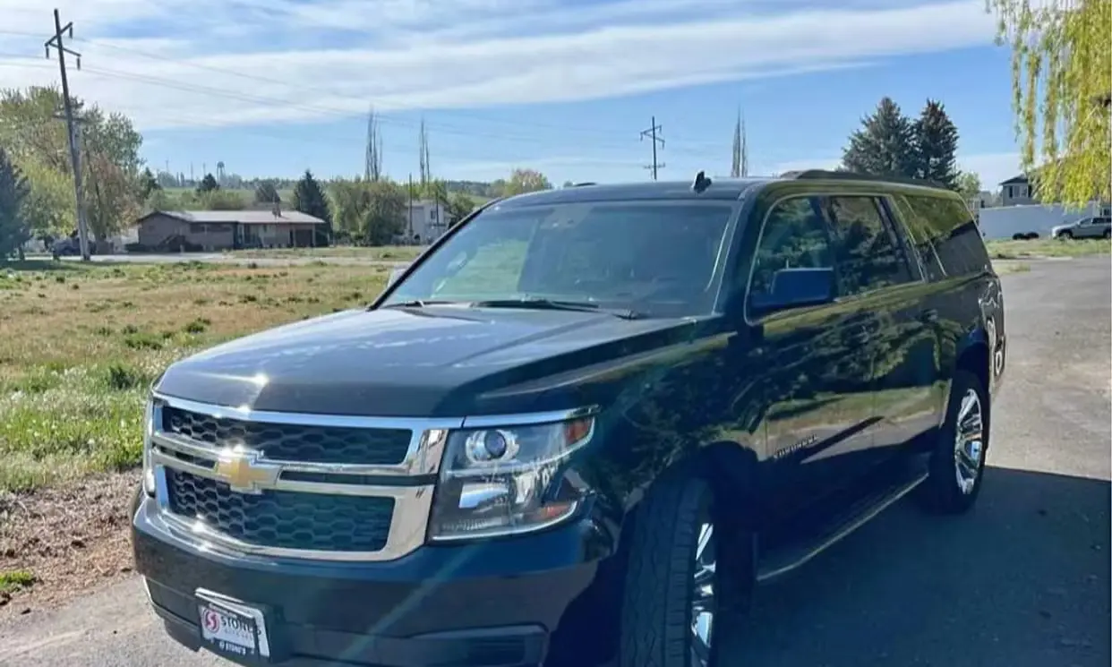 2015 Chevrolet Suburban LT rental photo 2