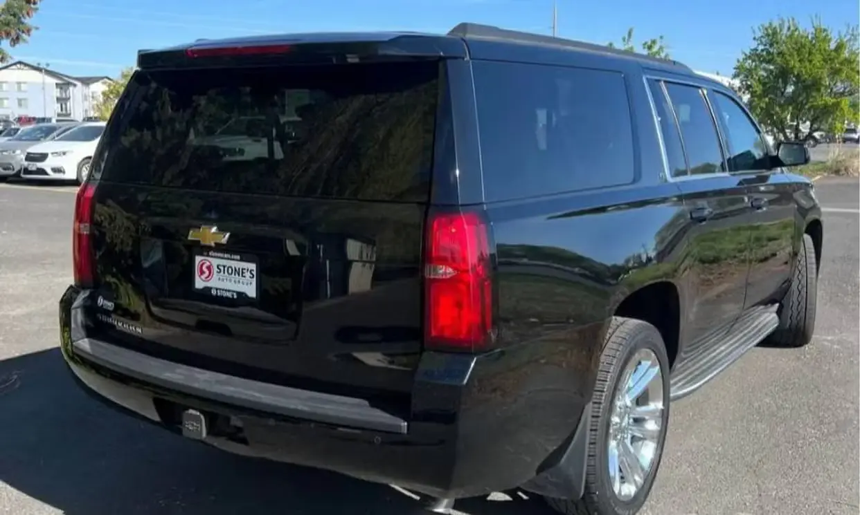 2015 Chevrolet Suburban LT rental photo 4