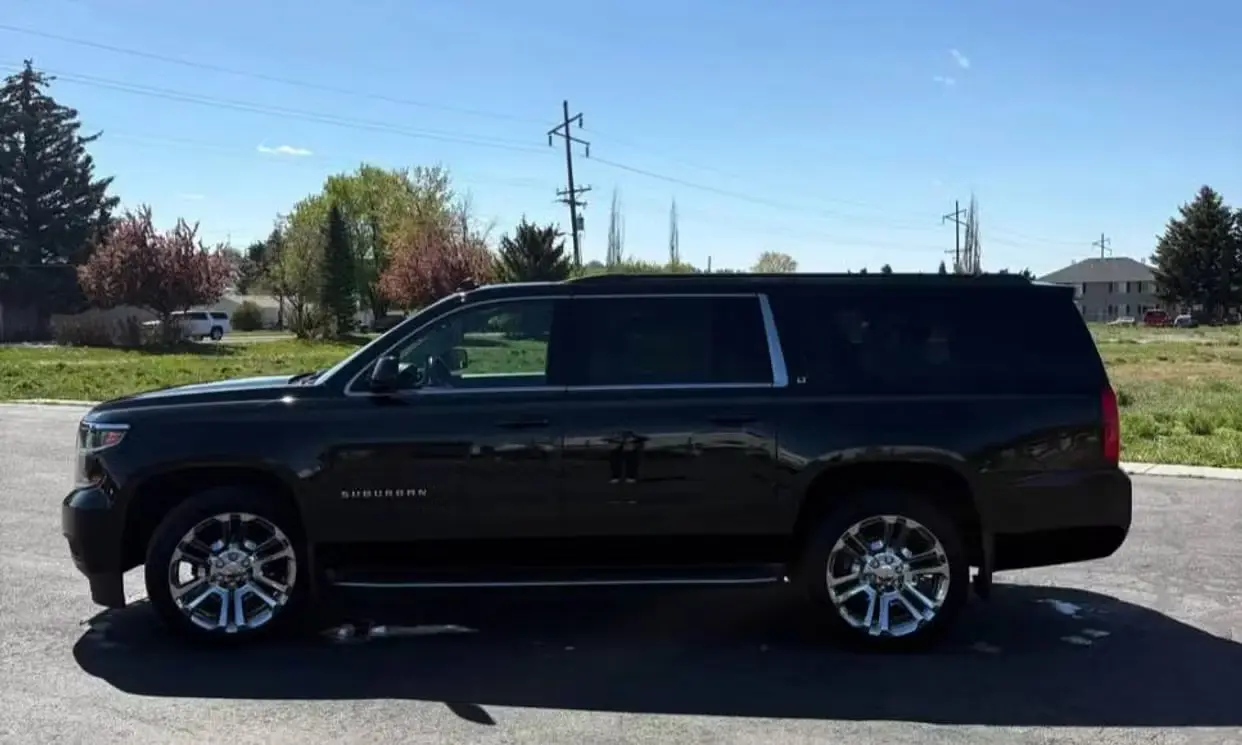 2015 Chevrolet Suburban LT rental photo 5