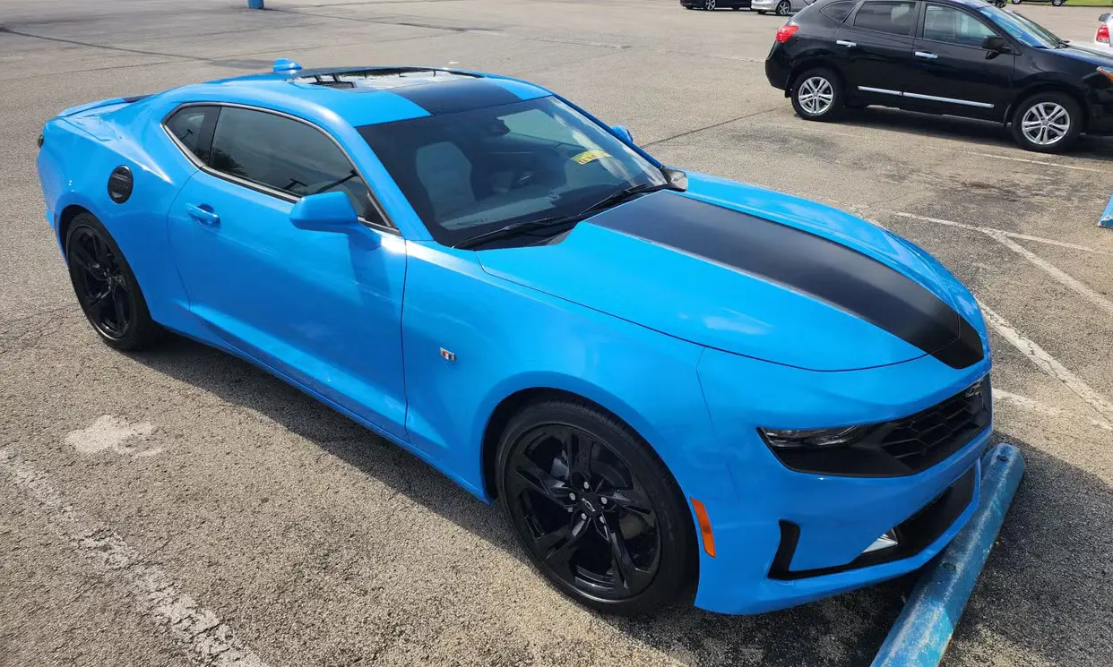 2022 Chevrolet Camaro 3LT rental photo 2