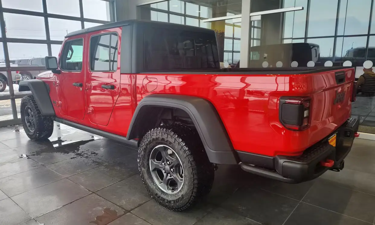 2022 Jeep Gladiator Rubicon rental photo 3