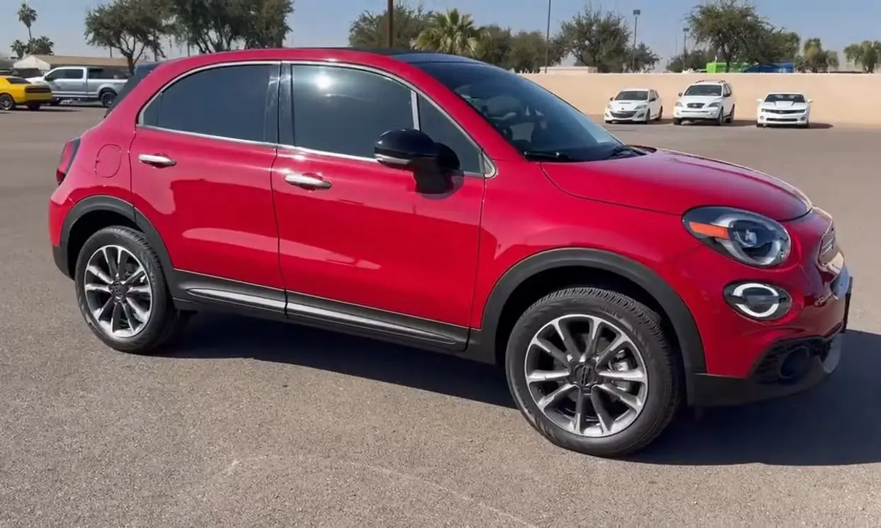 2023 Fiat 500X Pop rental photo 3