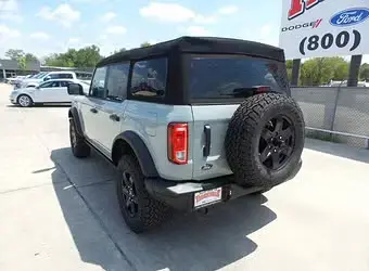 2023 Ford Bronco Black Diamond rental photo 4