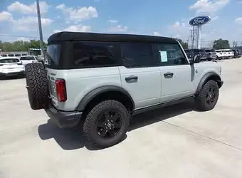 2023 Ford Bronco Black Diamond rental photo 5