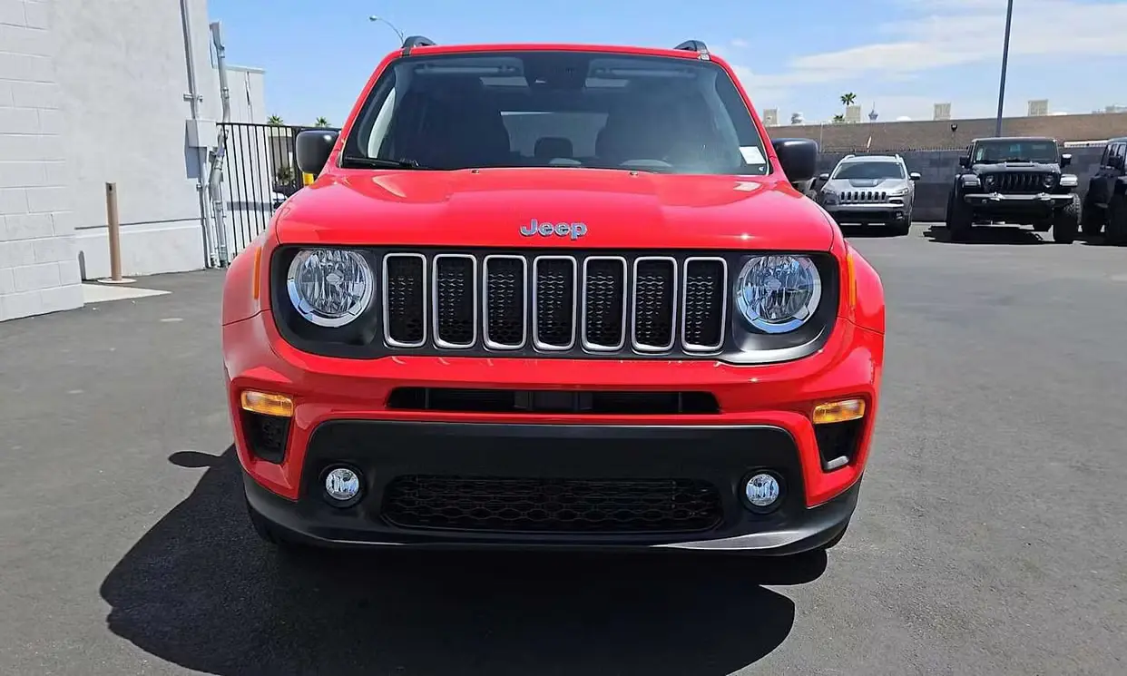 2023 Jeep Renegade Latitude rental photo 2