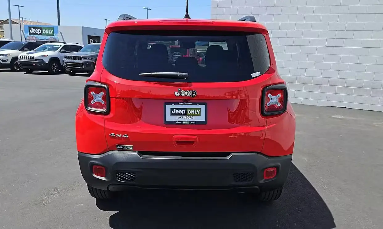 2023 Jeep Renegade Latitude rental photo 5