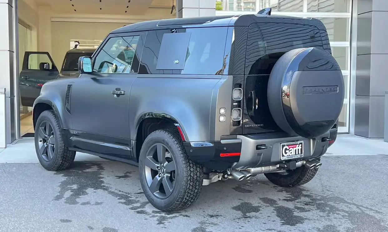 2024 Land Rover Defender 90 rental photo 2