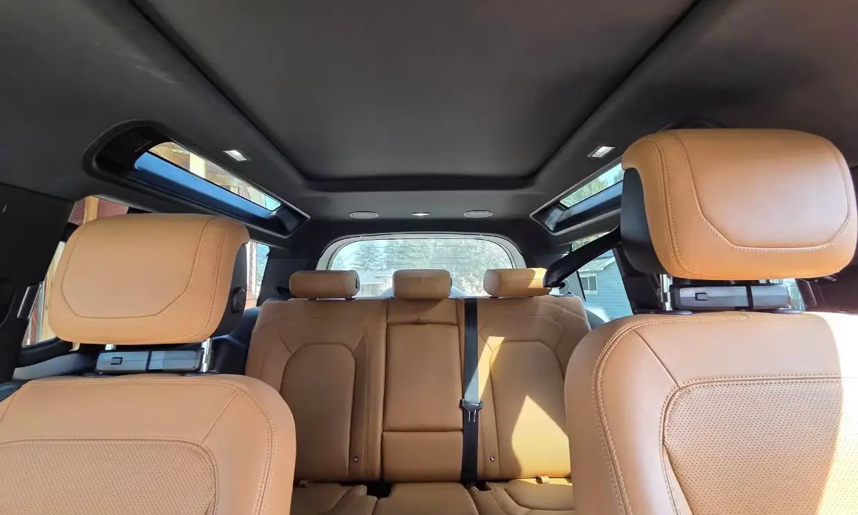 2024 Land Rover Defender 90 rental photo 6